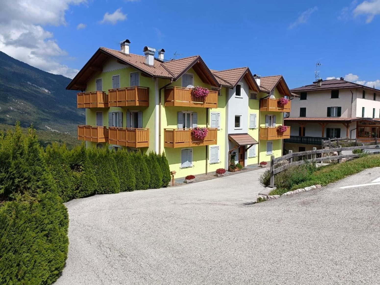 Appartamenti Viola Walter Cavedago Exterior foto